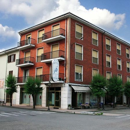 סנטיה Hotel Ristorante Vittoria מראה חיצוני תמונה