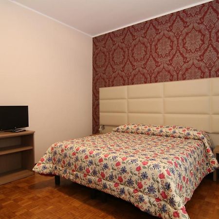 סנטיה Hotel Ristorante Vittoria מראה חיצוני תמונה