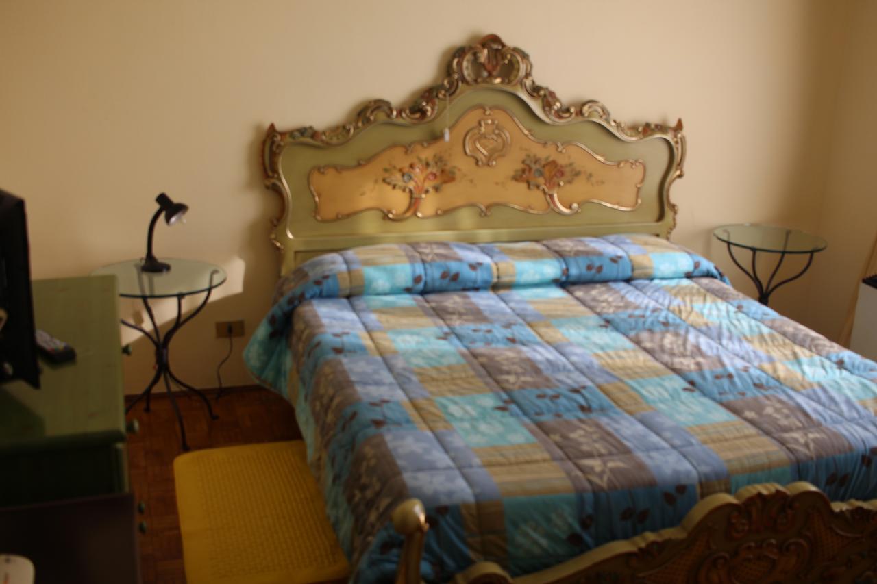 סנטיה Hotel Ristorante Vittoria מראה חיצוני תמונה