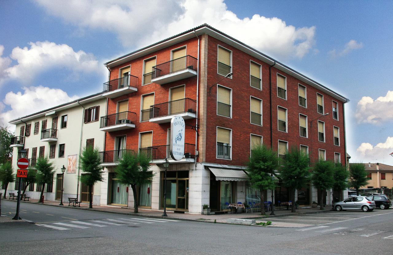 סנטיה Hotel Ristorante Vittoria מראה חיצוני תמונה
