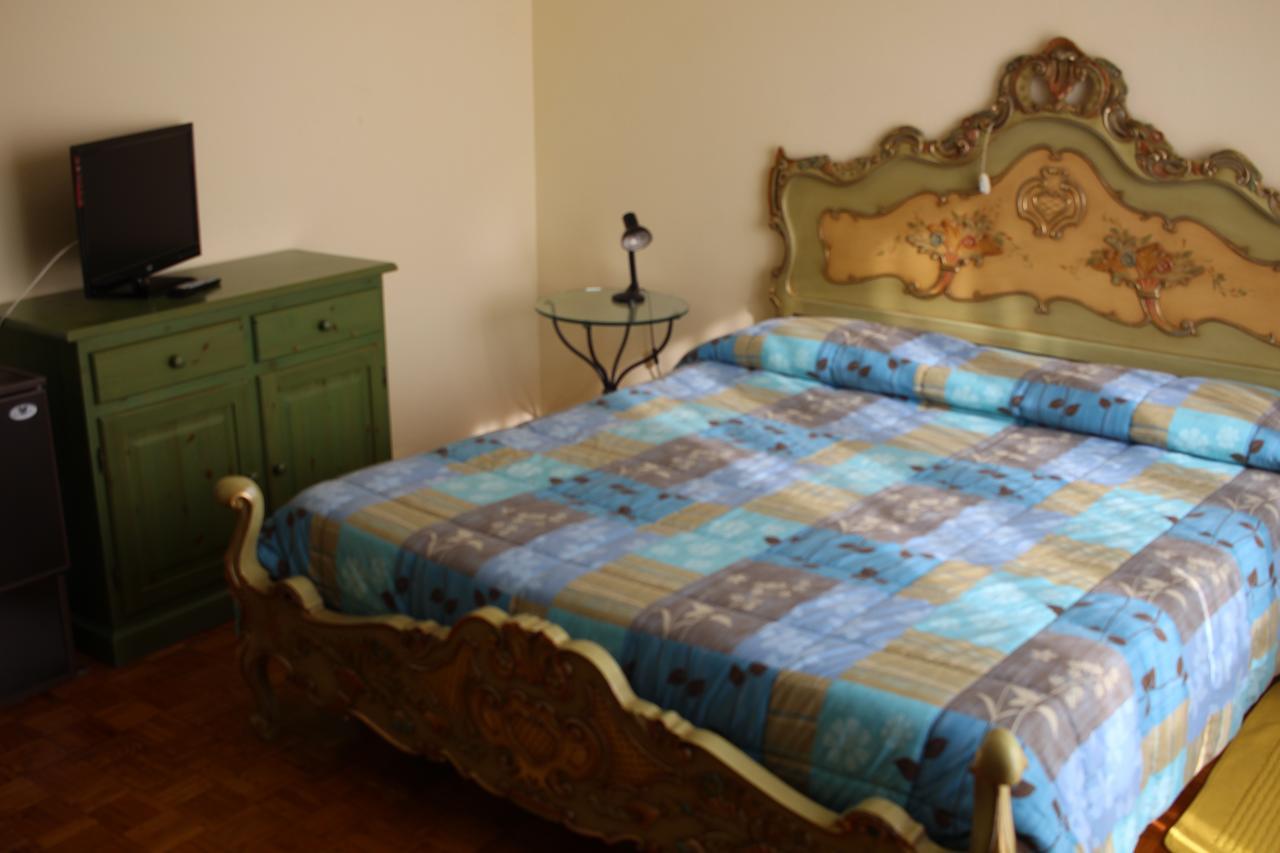 סנטיה Hotel Ristorante Vittoria מראה חיצוני תמונה