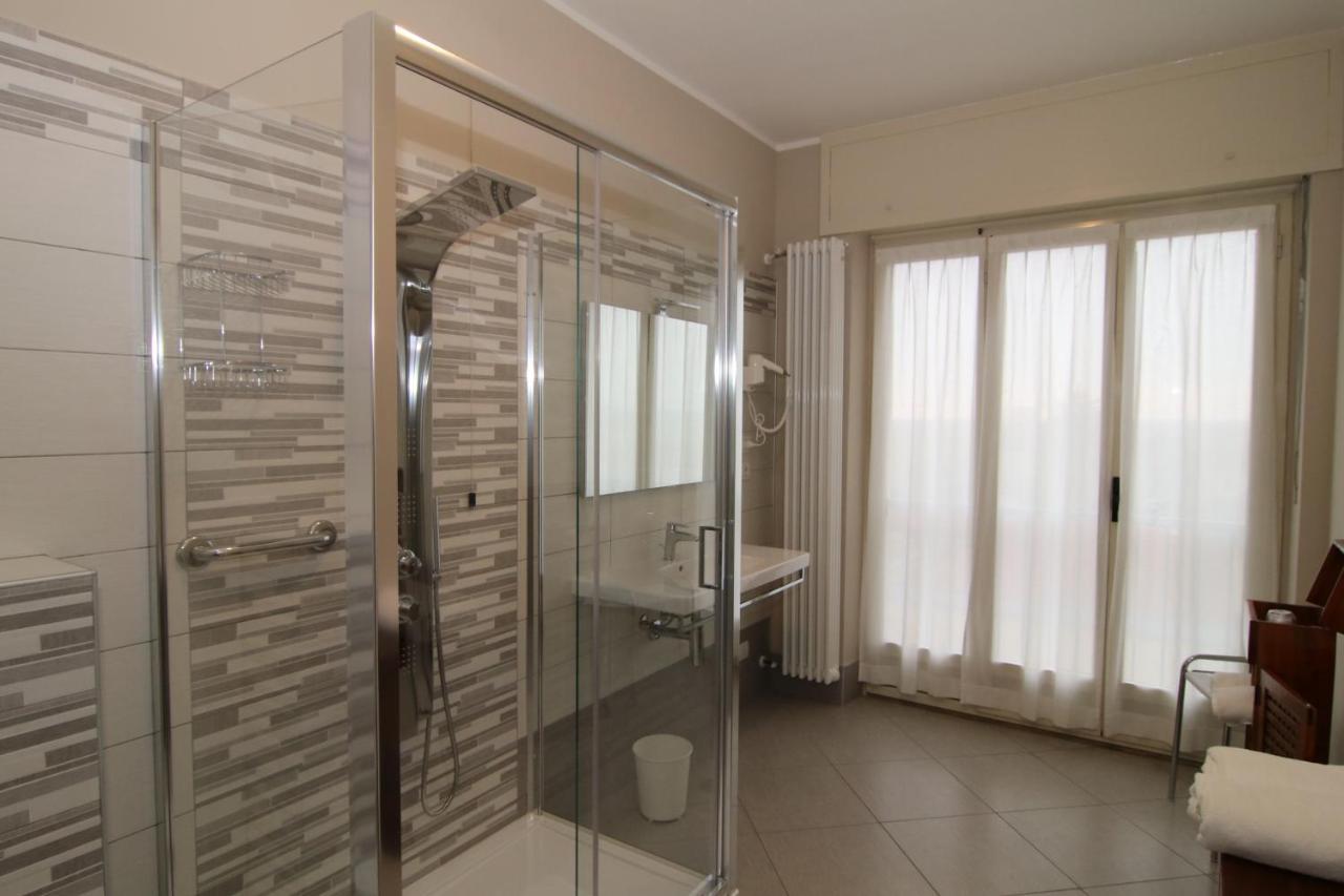סנטיה Hotel Ristorante Vittoria מראה חיצוני תמונה
