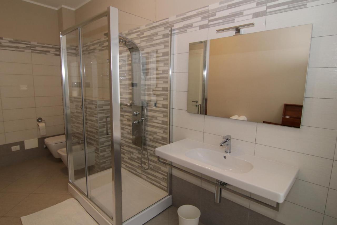סנטיה Hotel Ristorante Vittoria מראה חיצוני תמונה